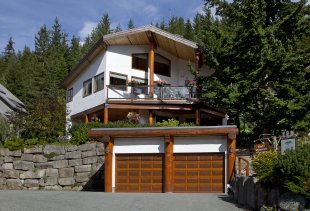 Chalet Beau Sejour - A Whistler Bed and Breakfast ( B&B )